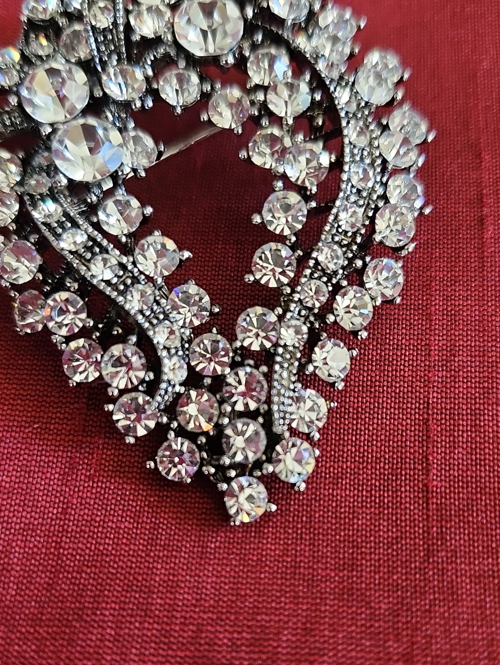Vintage White Crystal Rhinestone Silver Tone Brooch - Picture 3 of 8